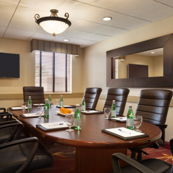 Meeting-Space-Boardroom-1480834